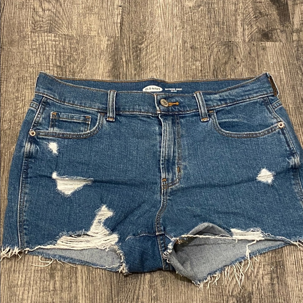 Old Nave size 6 boyfriend denim shorts mid-rise